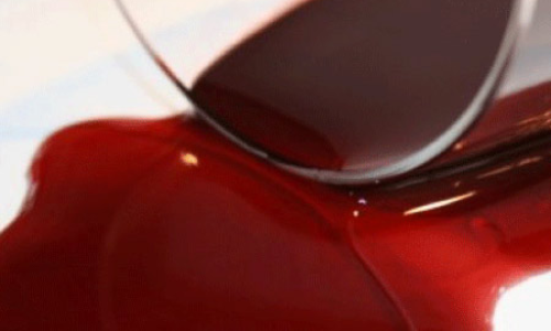 Πώς να καθαρίσετε λεκέ από κόκκινο κρασί